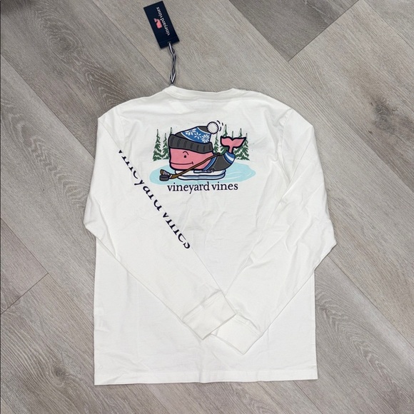 225. NWT Vineyard Vines White Long Sleeve Tee Boy size 12-14 - Picture 2 of 2
